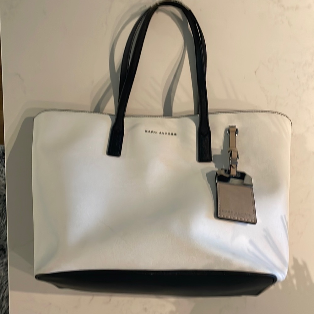 Marc Jacobs Duo-Tone White + Tan Purse w/ black detail + cheetah print interior